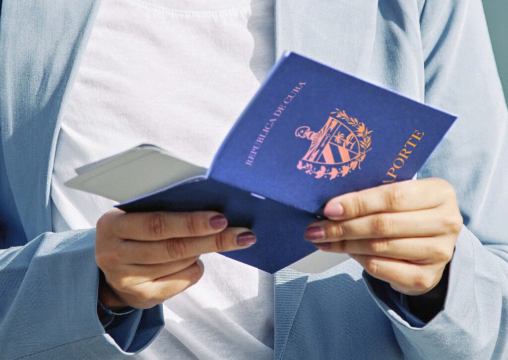 pasaporte cubano en Miami 
